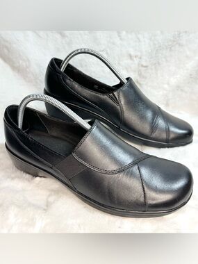 Clarks May Moonlight Comfort Slip-Ons Size 10